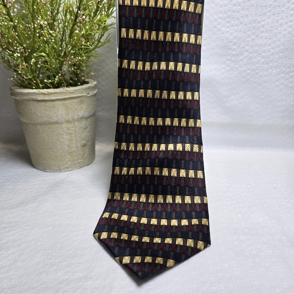 Giorgio Brutini Modern Navy Wine  Gold Tie with Geometric Pattern 100%silk Mens - Picture 1 of 6